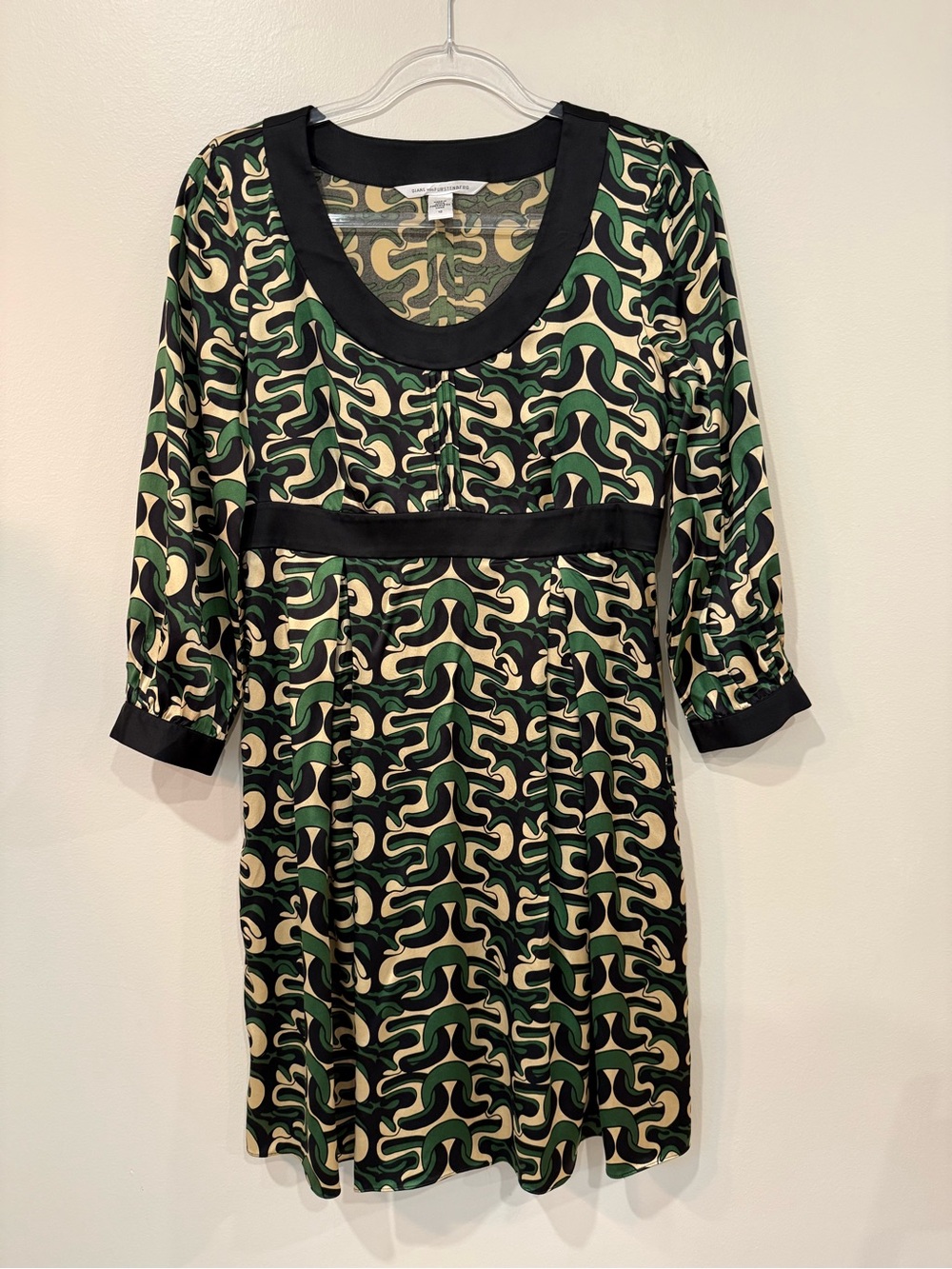 Vintage Diane von Furstenberg Steffi Silk Geometric Dress Green Black Size 10